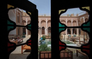 Verblijf in een traditioneel hotel tijdens je Iran reis